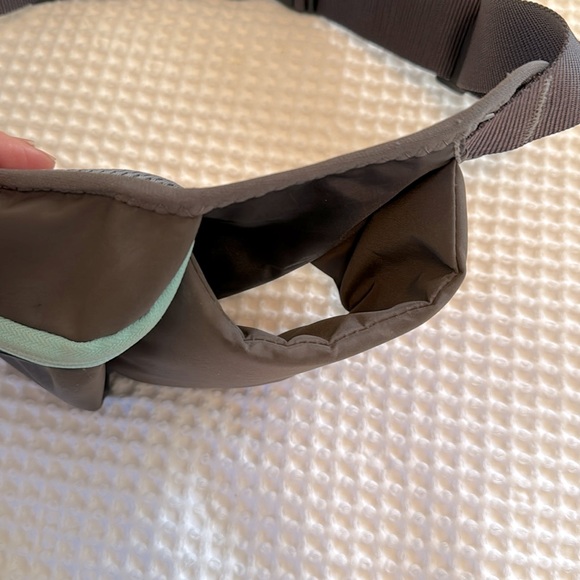 AMPHIPOD Running Belt Bottle Waist Pack with Jett Lock Grey Cyan Turquoise - Picture 2 of 6